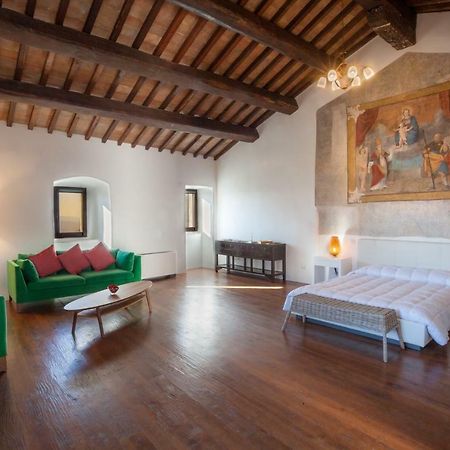 Апарт готель Il Castello Di Campello Кампелло-суль-Клітунно Екстер'єр фото
