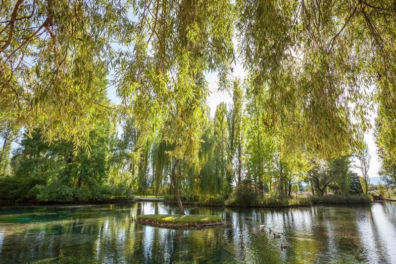 Апарт готель Il Castello Di Campello Кампелло-суль-Клітунно Екстер'єр фото